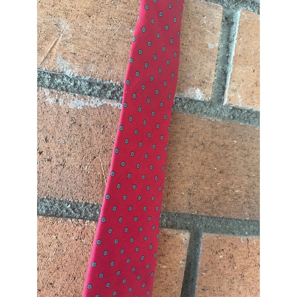 Pierre Cardin Mens Red Medallion Geometric‎ Pattern Classic Necktie Designer Tie